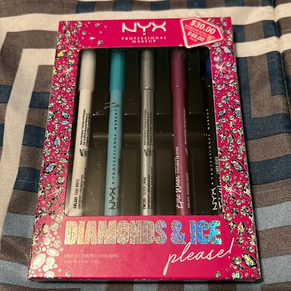 NYX Diamonds and Ice please! Epic Wear Eye liner set New